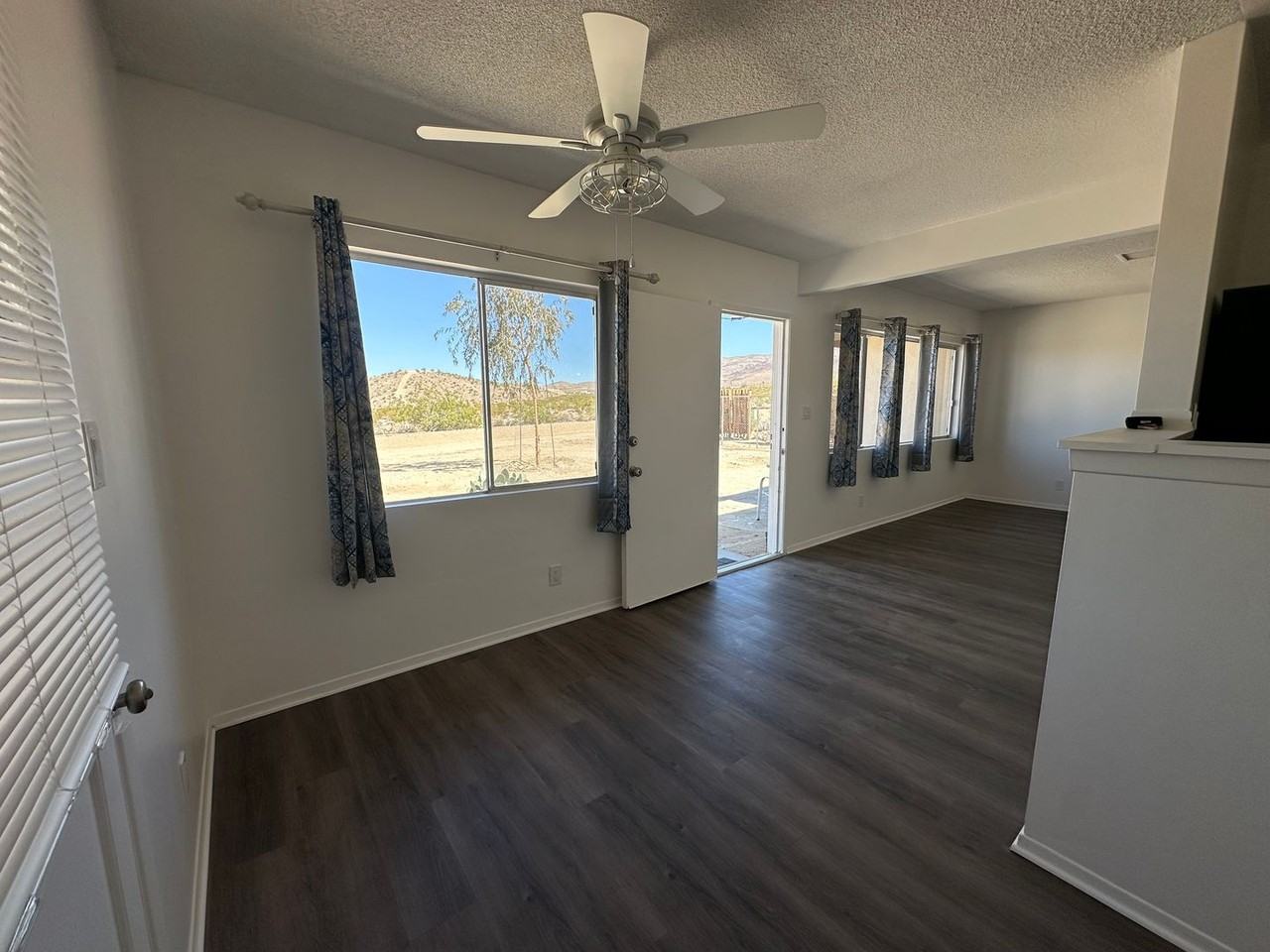 7054 Broad Ave - Photo 7 of 22