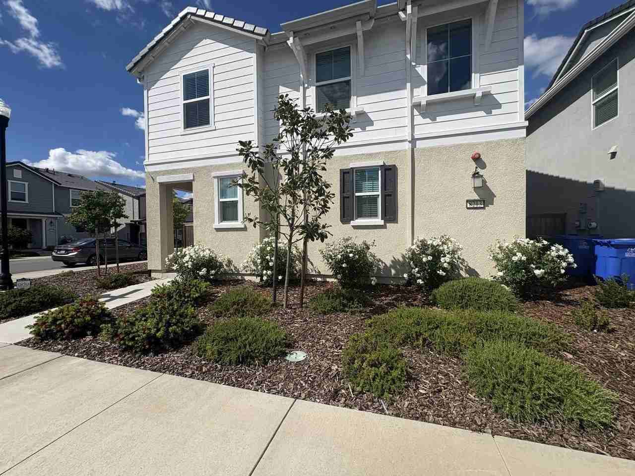 8213 Ocho Way - Photo 2 of 26