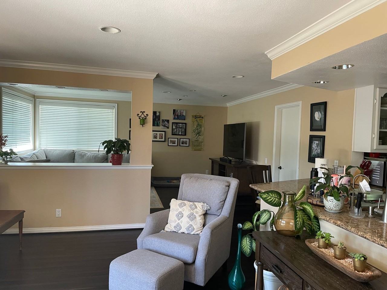 10060 Ashland Ave - Photo 6 of 26