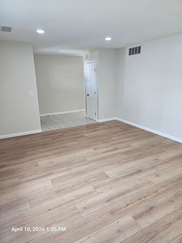 2035 E Kern Ave - Photo 3 of 12