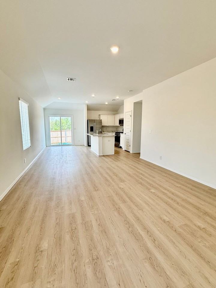 20785 Mckellop Dr - Photo 3 of 14