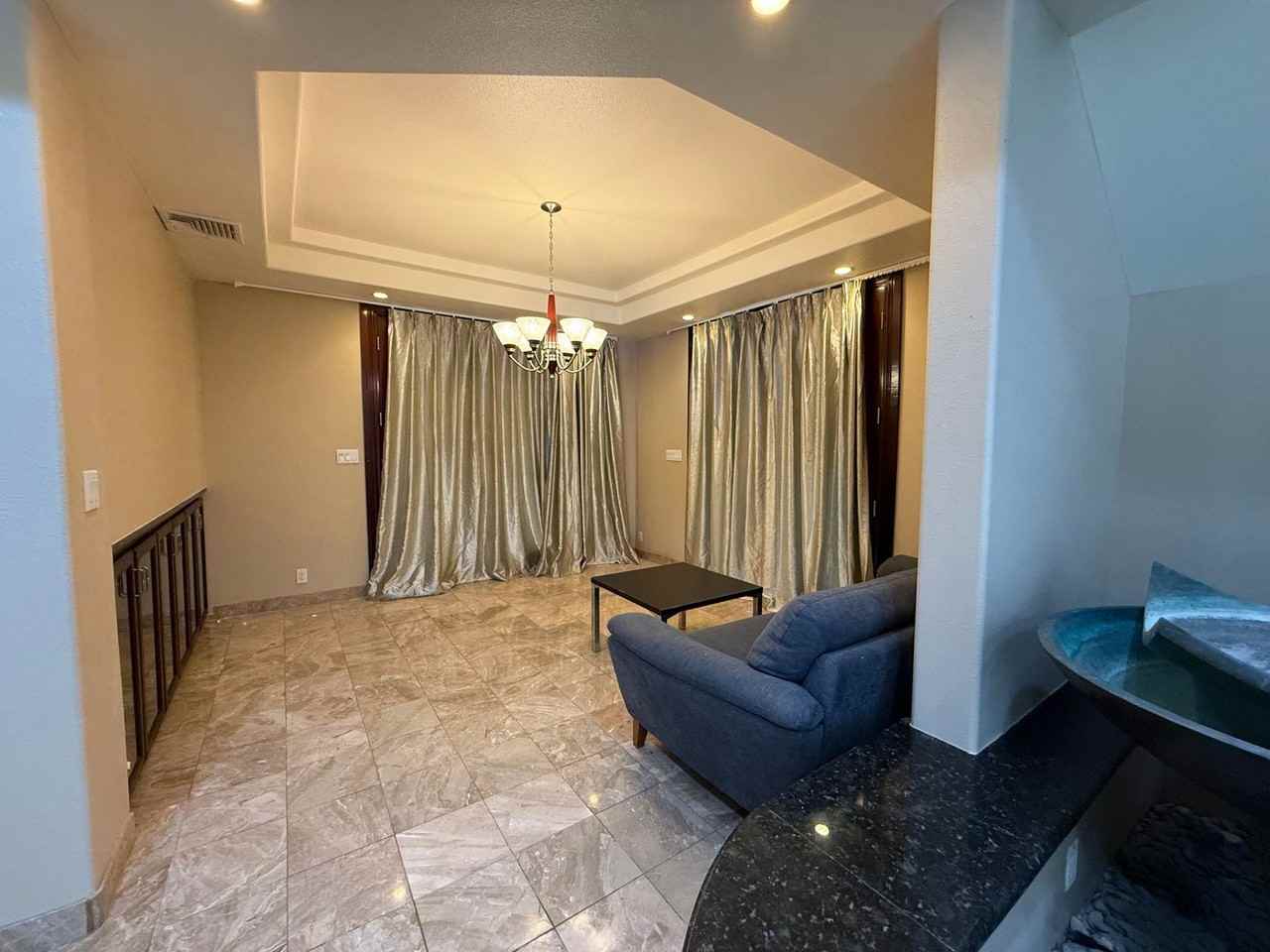 466 Portlock Rd - Photo 7 of 50