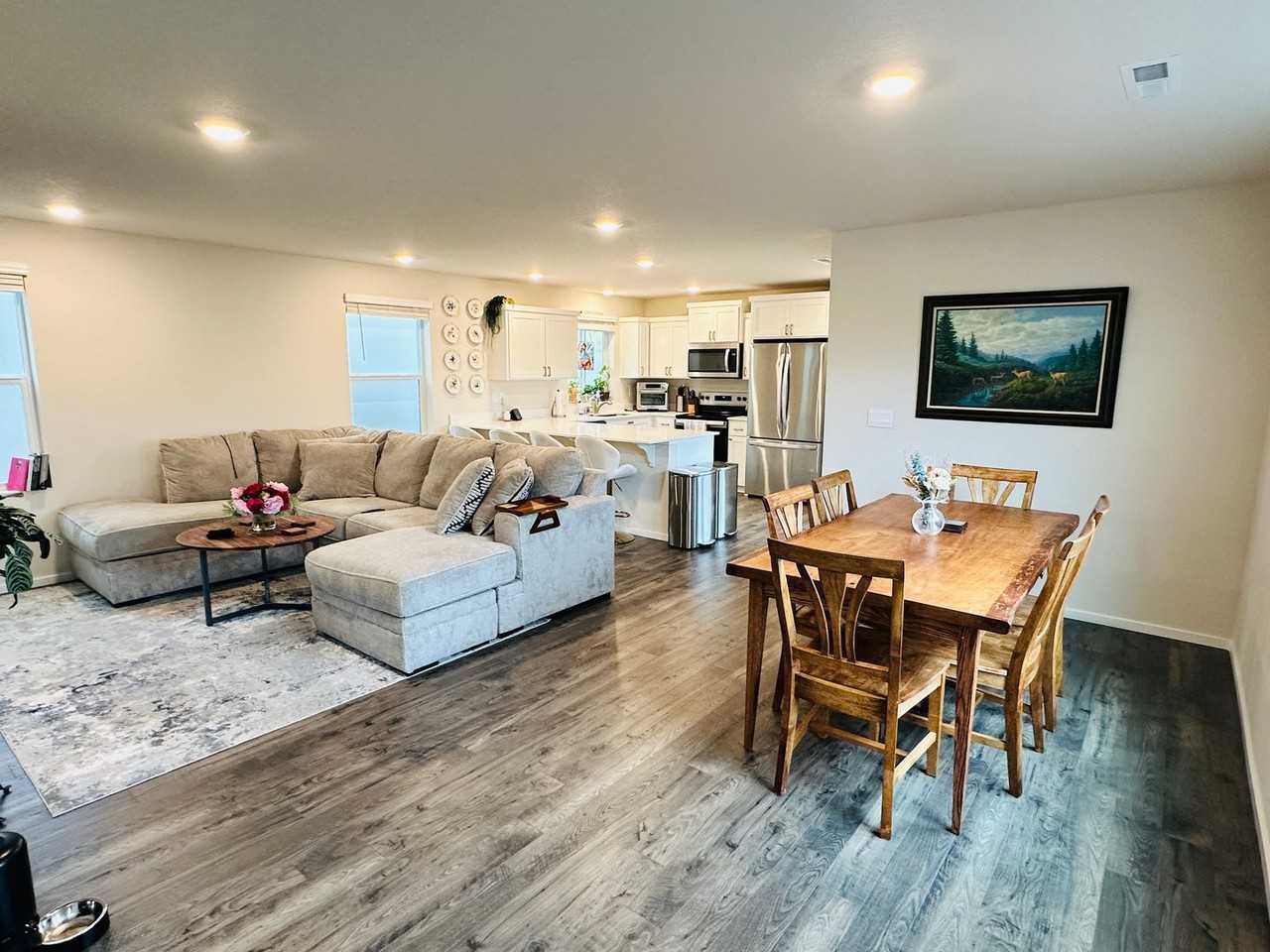 833 Nw 174th St - Photo 3 of 29