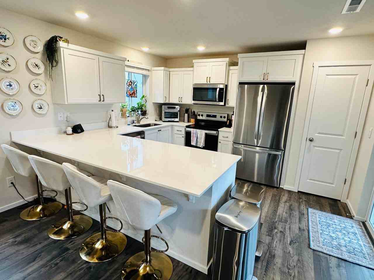 833 Nw 174th St - Photo 4 of 29