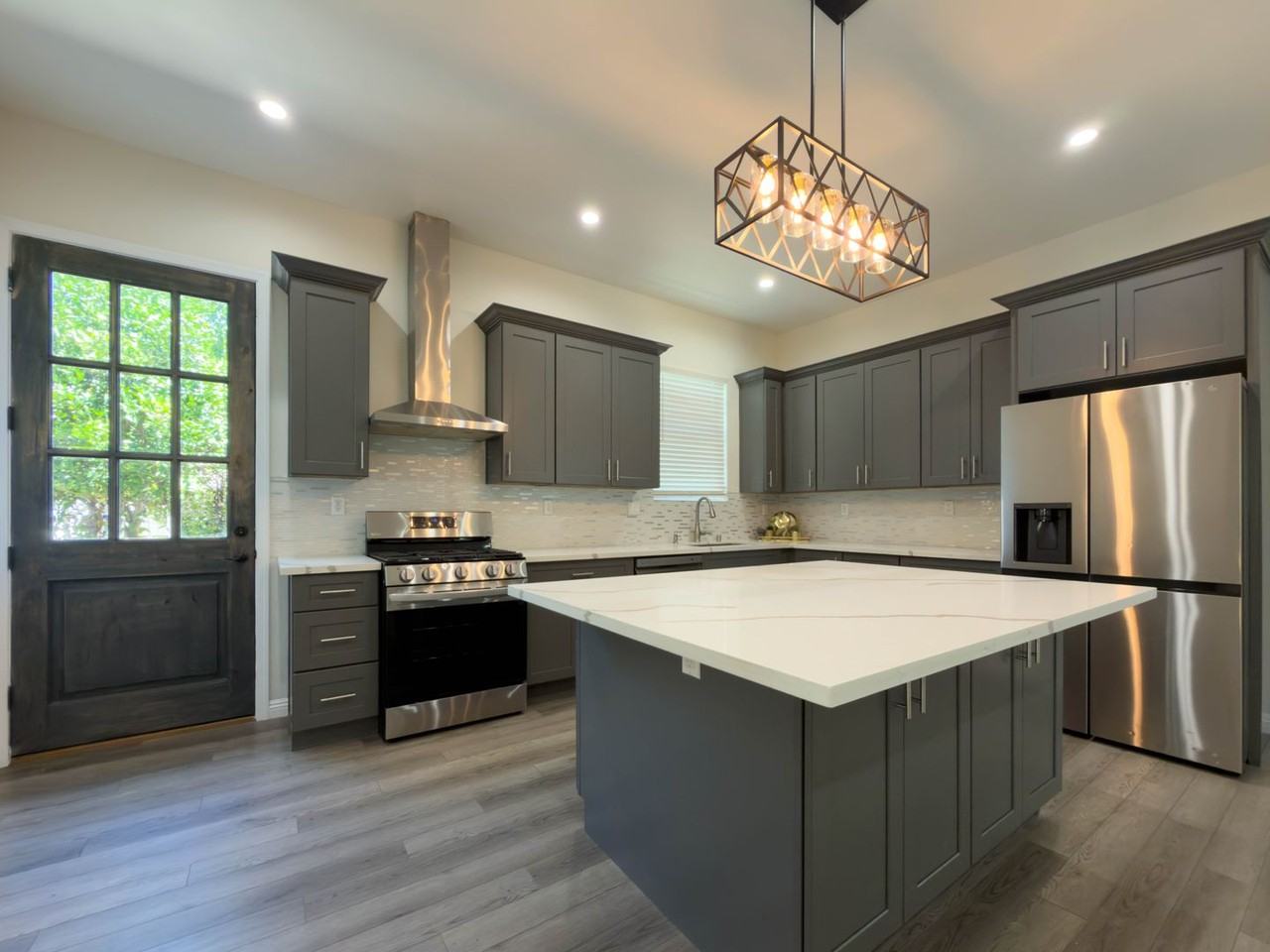 15449 Septo St - Photo 5 of 13