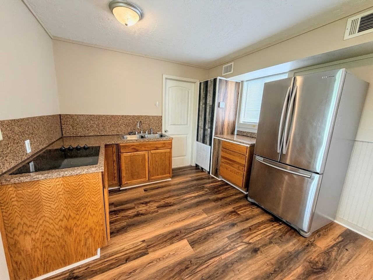 705 N Johnson St - Photo 3 of 10