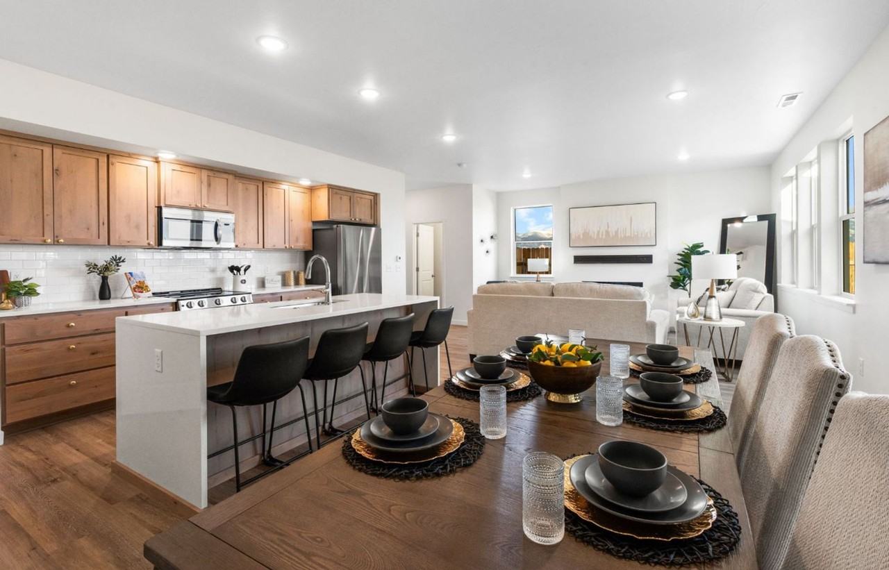 504 Lacey Ln - Photo 4 of 15