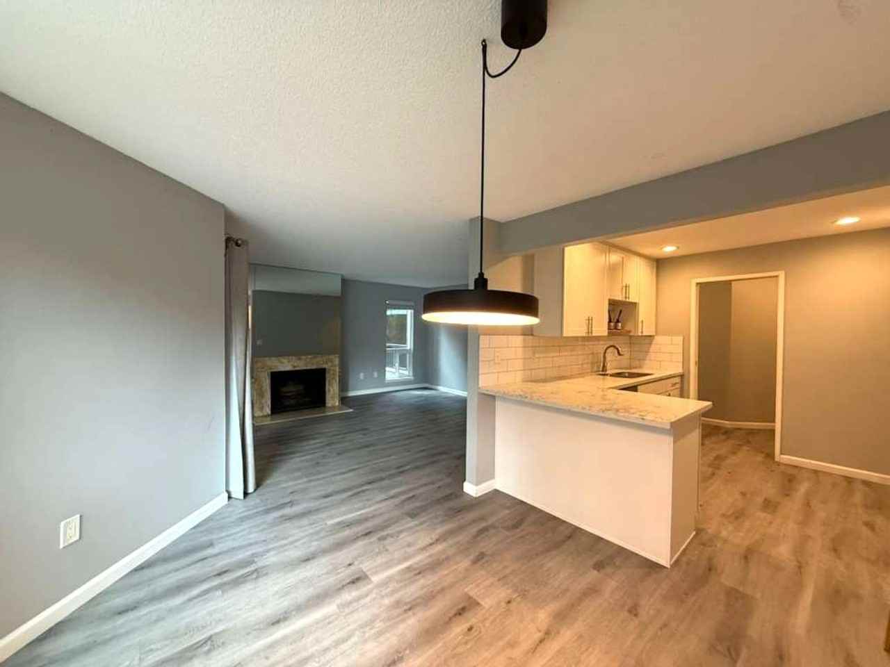 13739 15th Ave Ne - Photo 4 of 20