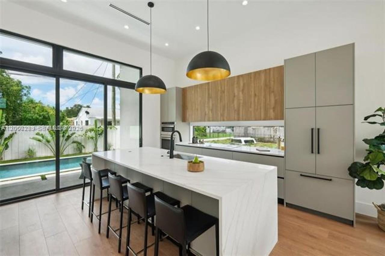 510 Nw 50th St - Photo 5 of 18