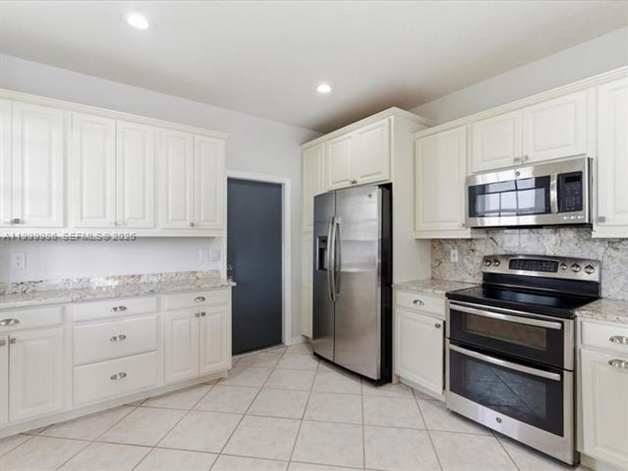 3776 3776 San Simeon Cir th 3776 - Photo 5 of 36