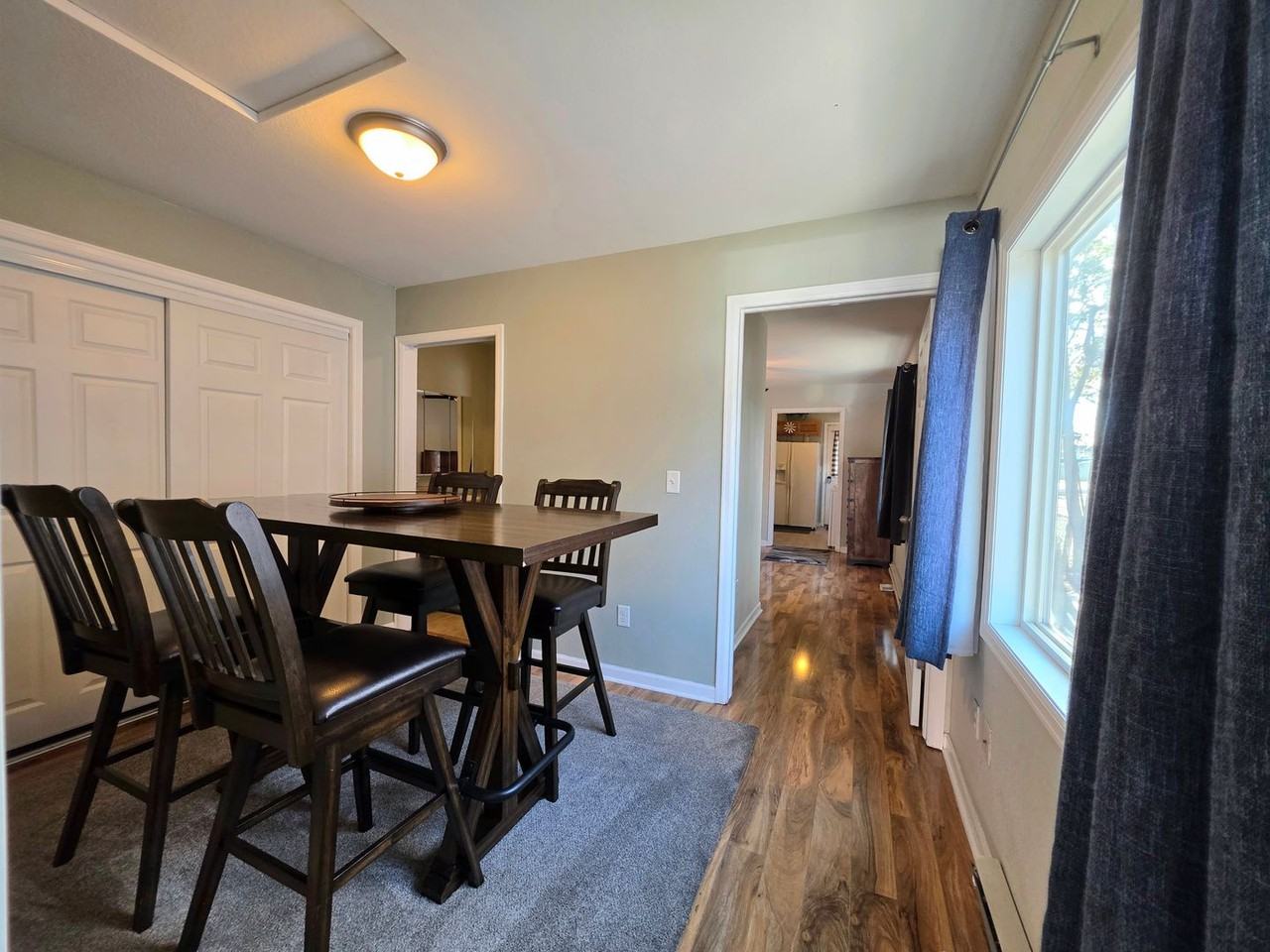 1234 Pine St - Photo 2 of 10