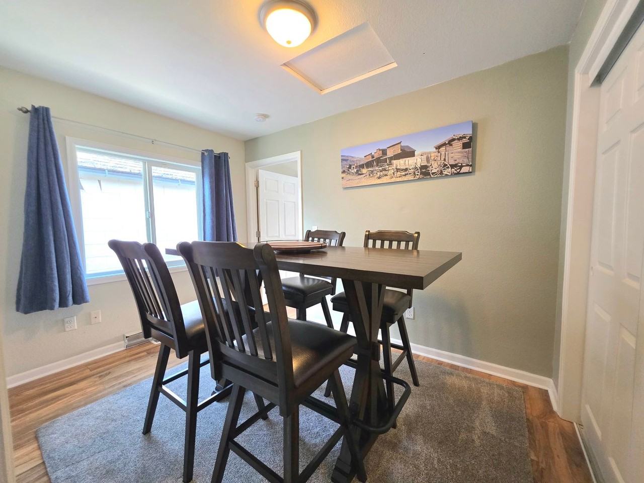 1234 Pine St - Photo 5 of 10