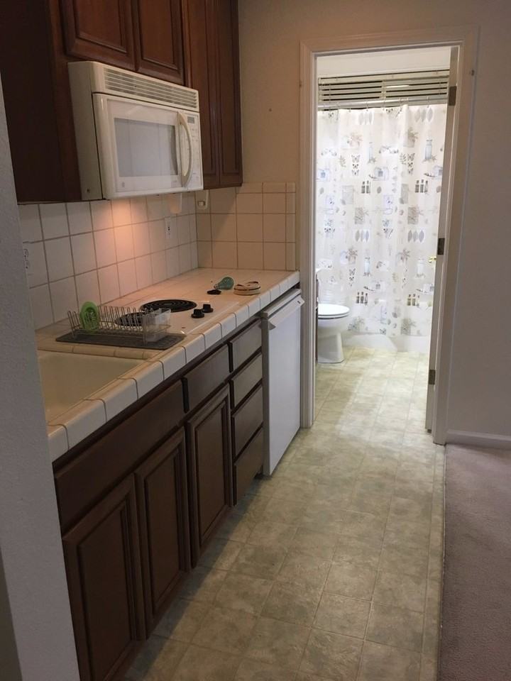 177 W Springer Dr - Photo 5 of 9