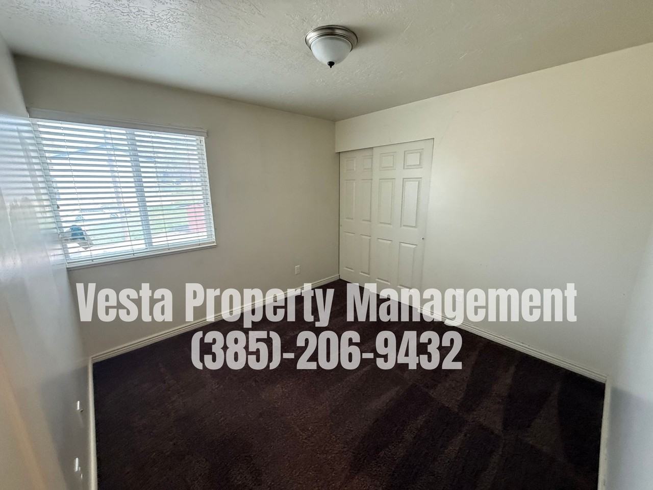 1050 Healy St #B - Photo 3 of 10