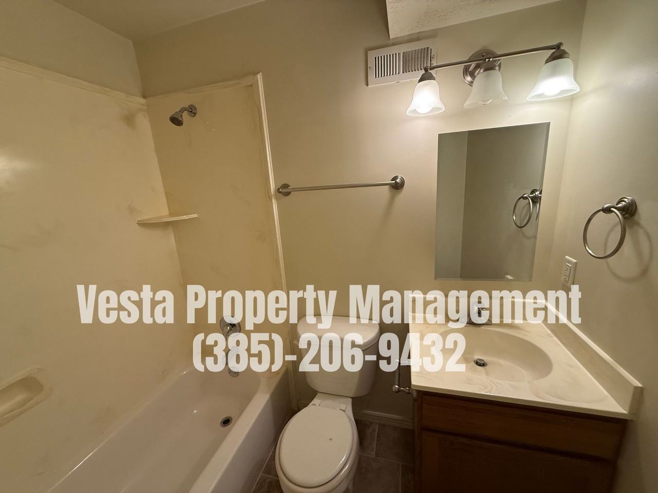 1050 Healy St #B - Photo 5 of 10