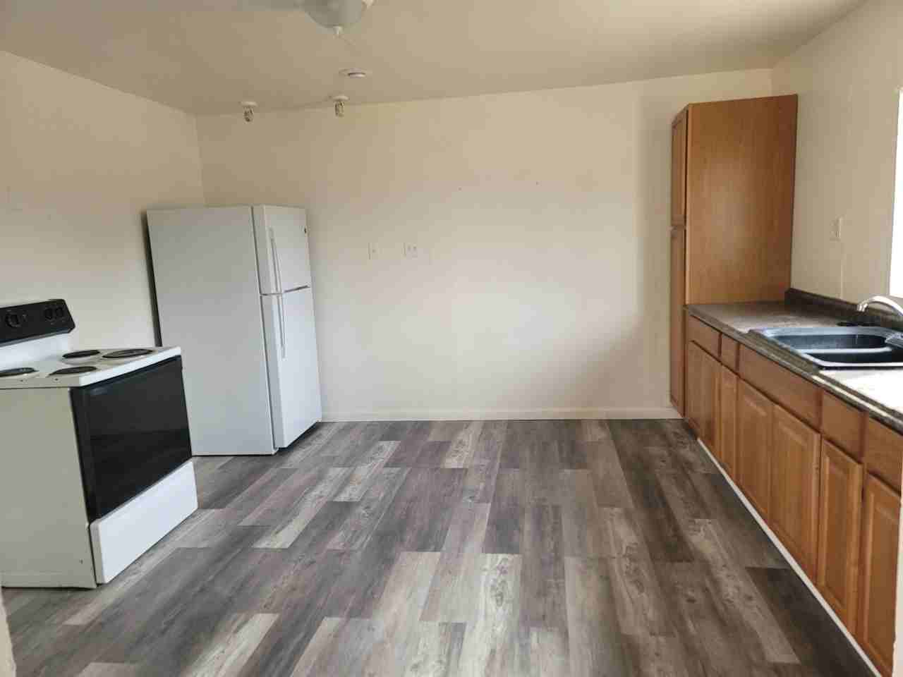 500 East Country Club Road - Photo 5 of 9