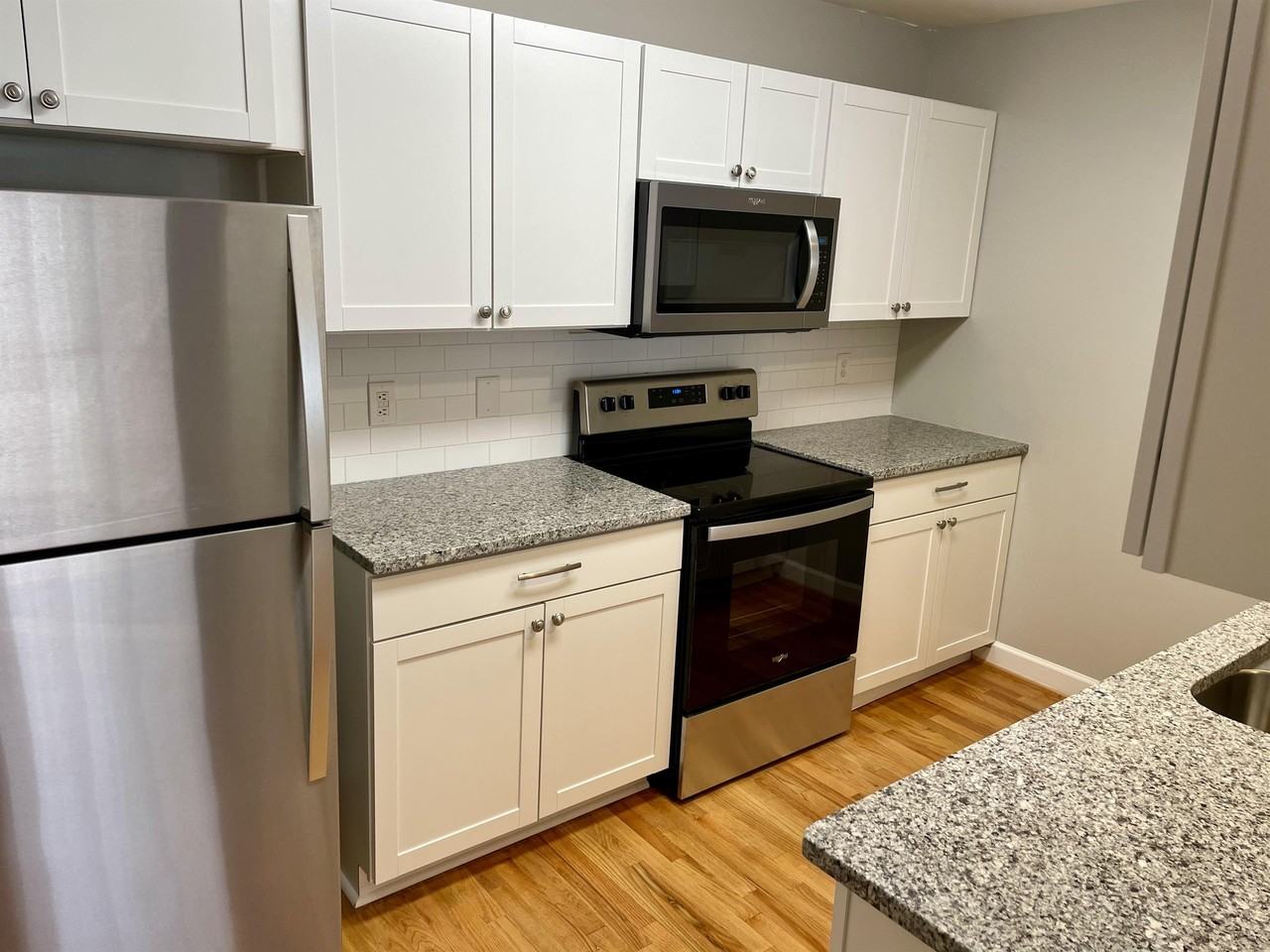 1700 Lombardy Cir - Photo 3 of 18