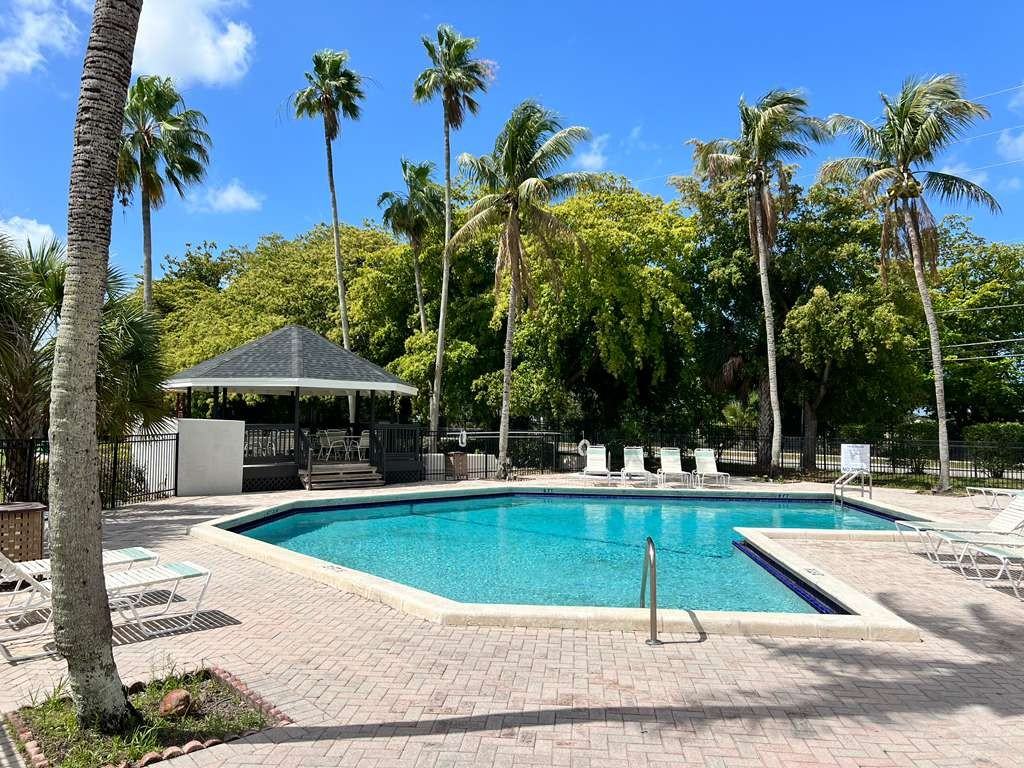 465 Sw 113th Way #465 - Photo 5 of 11