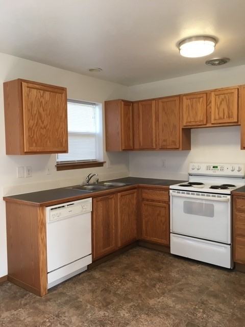 1506 E Desmet Ave #22 - Photo 2 of 15