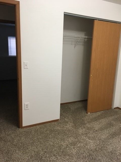 1506 E Desmet Ave #22 - Photo 3 of 15