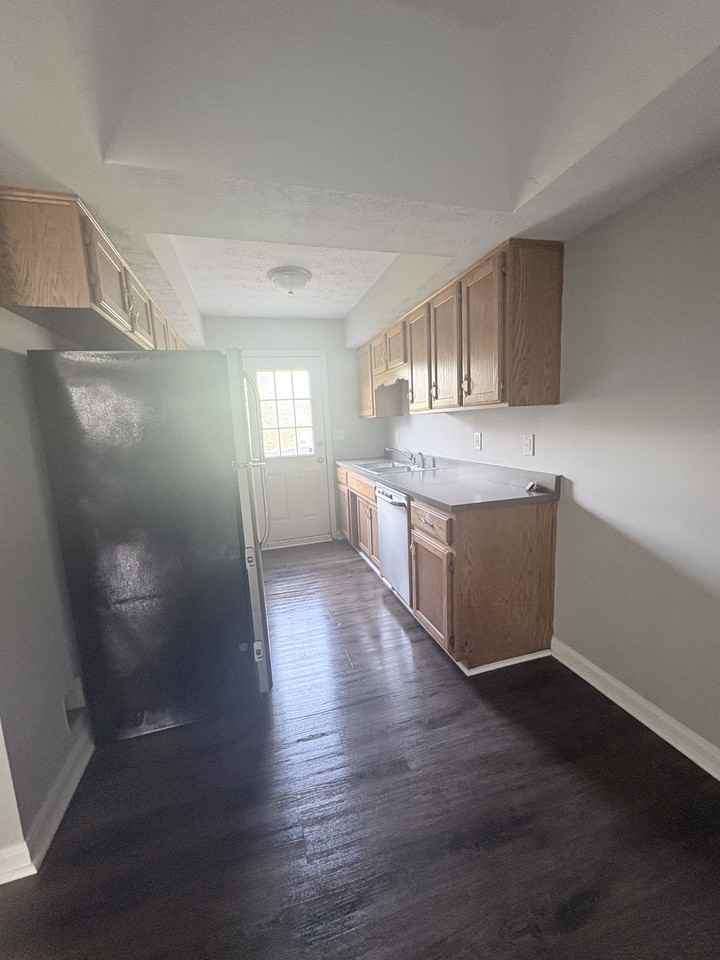 127 Karen Ct #1 - Photo 2 of 9