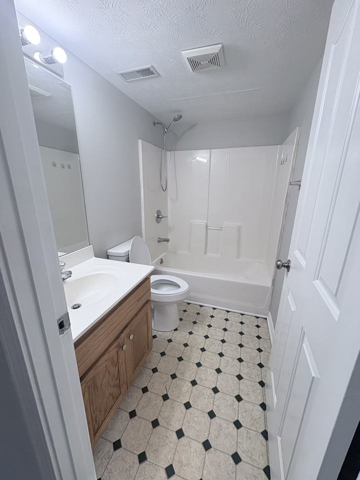 127 Karen Ct #1 - Photo 3 of 9