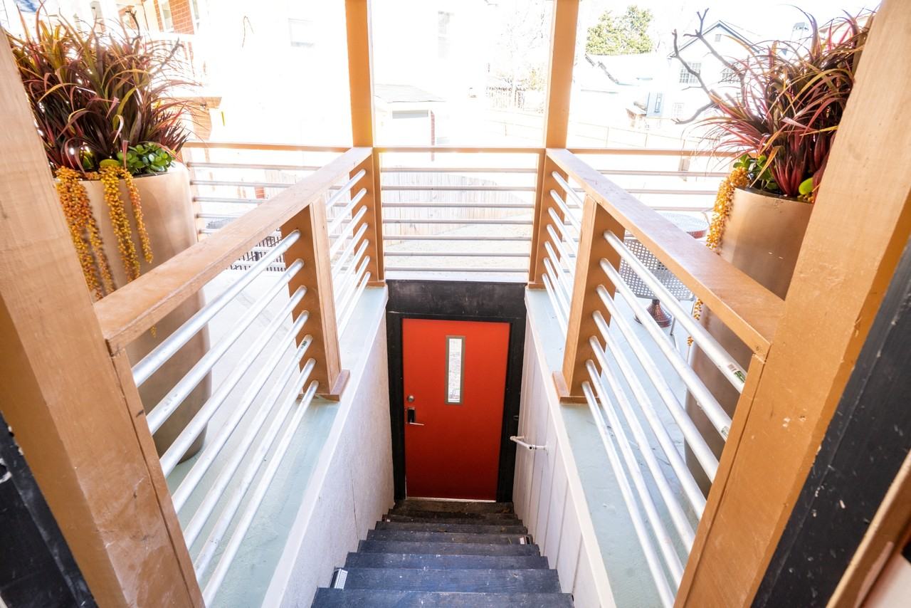 Modern & Eclectic 2BR West Midtown Atlanta - Photo 6 of 14