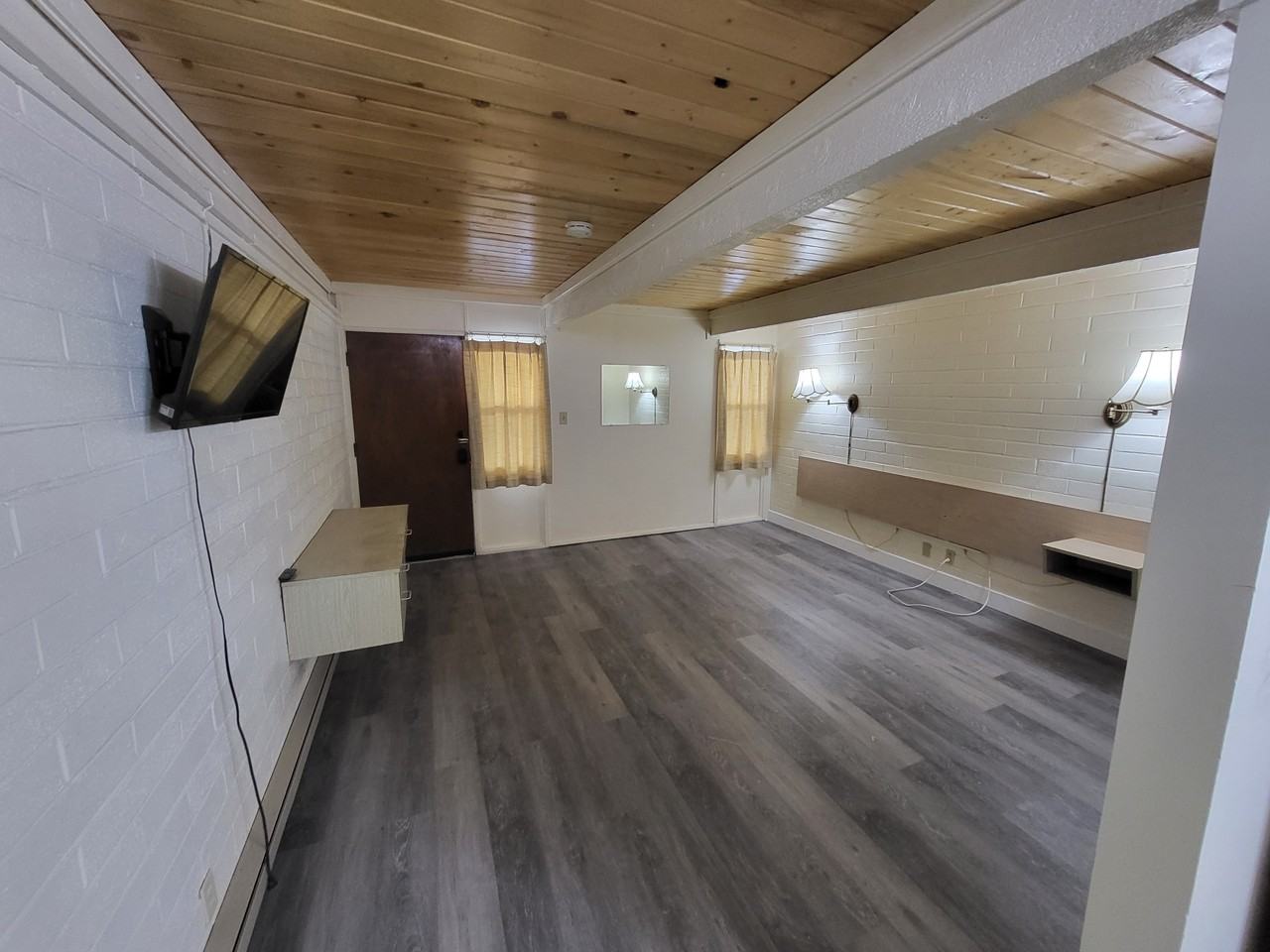 340 6th Street - Photo 2 of 10