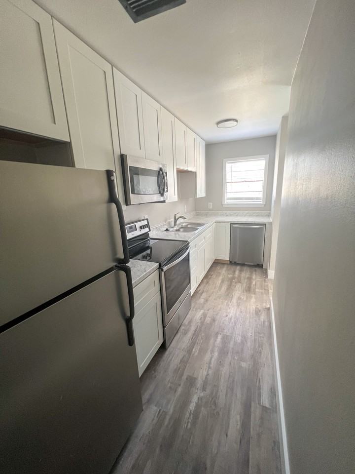 40 11th Street - Photo 6 of 23