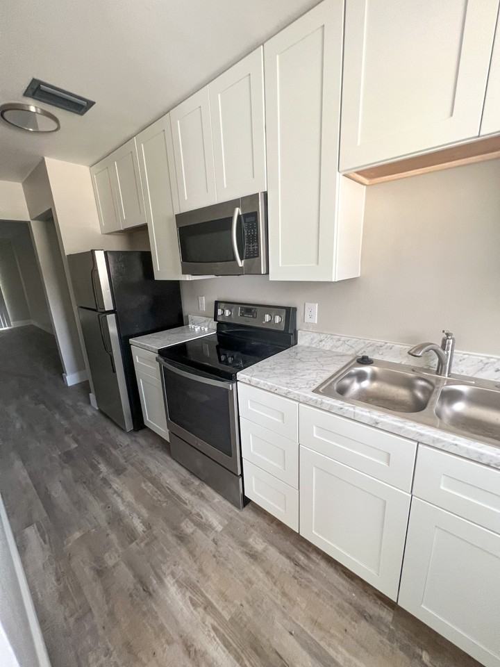 40 11th Street - Photo 7 of 23