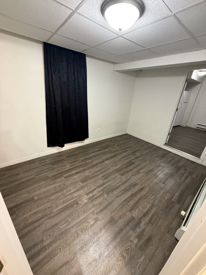 321 North Duluth Avenue - Photo 3 of 5