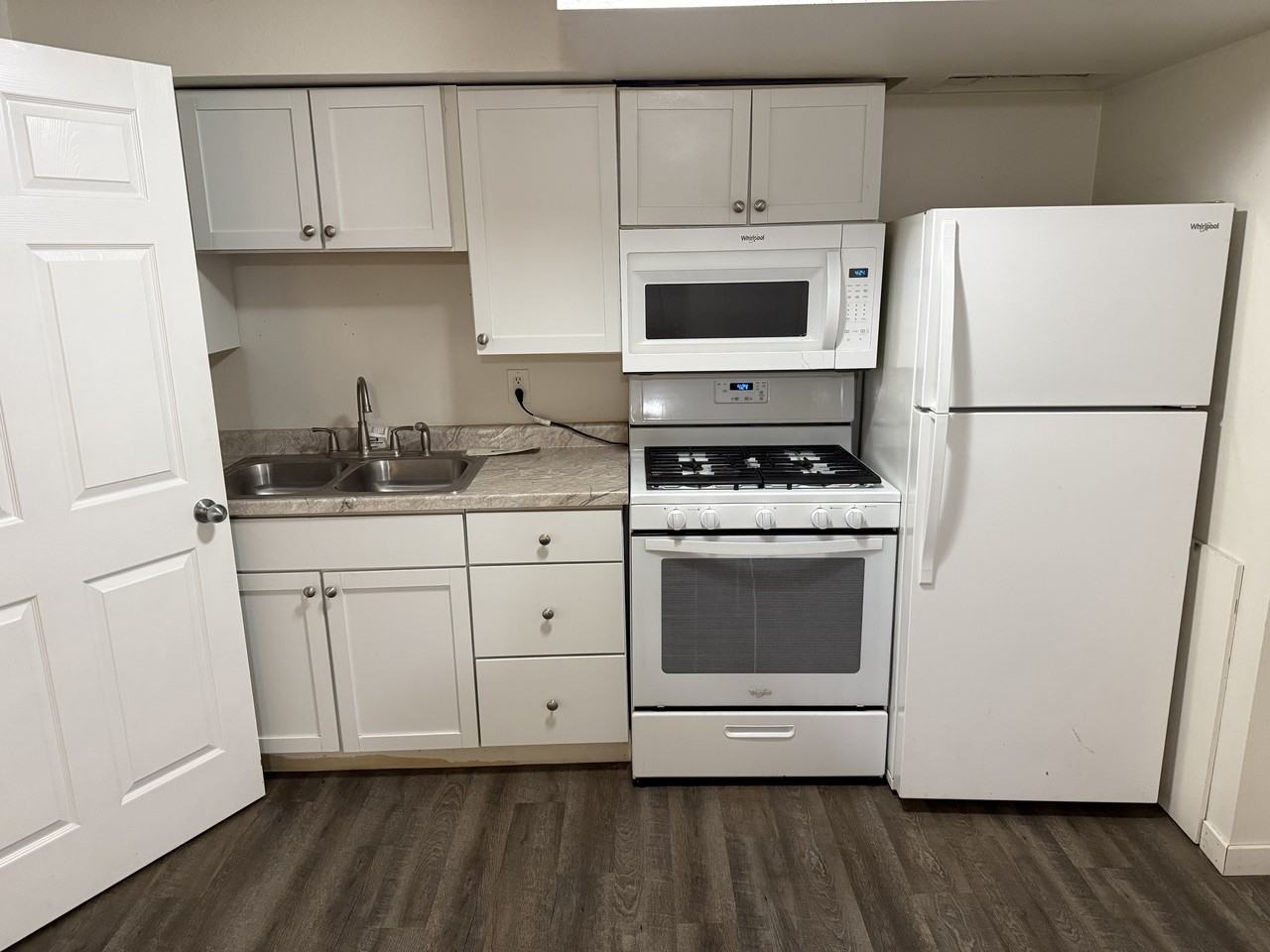 321 North Duluth Avenue - Photo 4 of 5