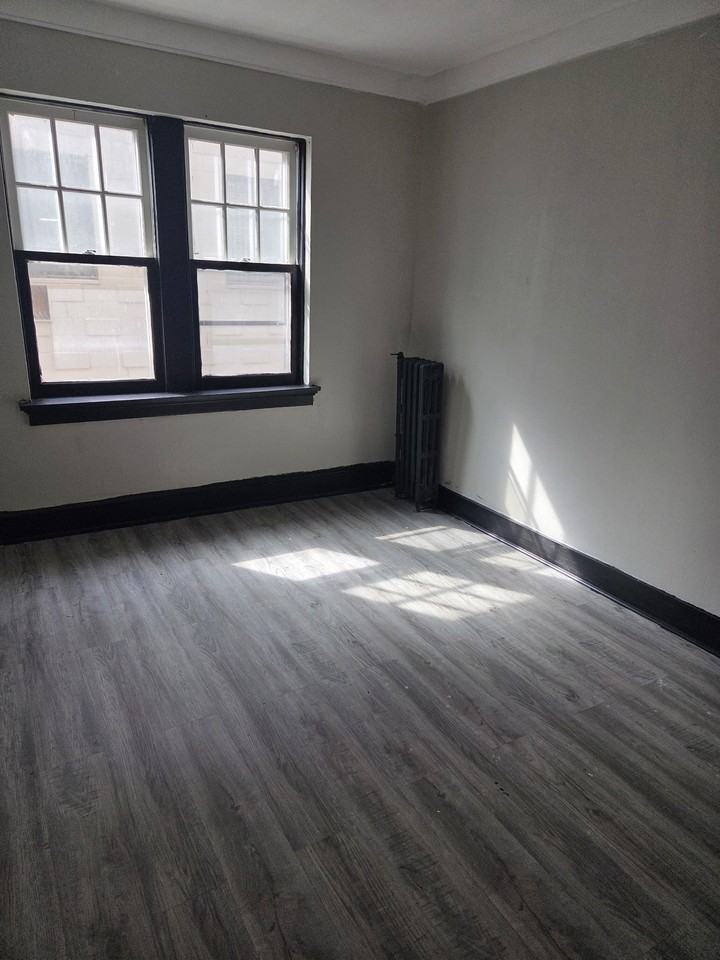 843 North 24th Street - Photo 4 of 25