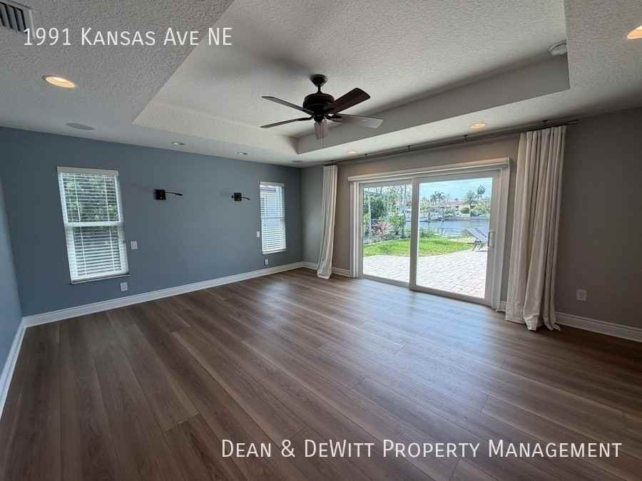 1991 Kansas Ave Ne - Photo 6 of 34