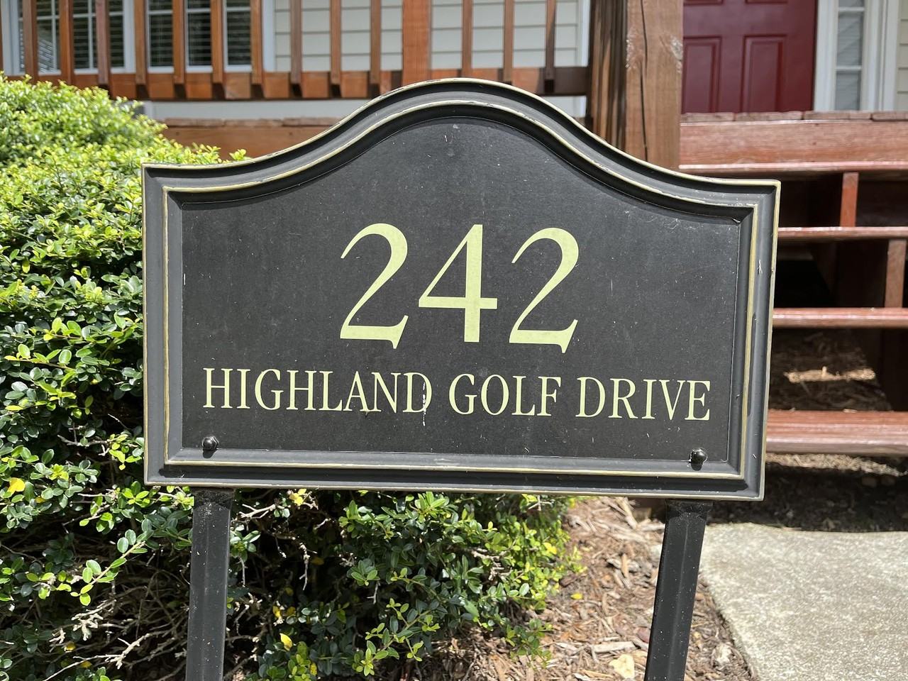 242 Highland Golf Dr - Photo 3 of 20