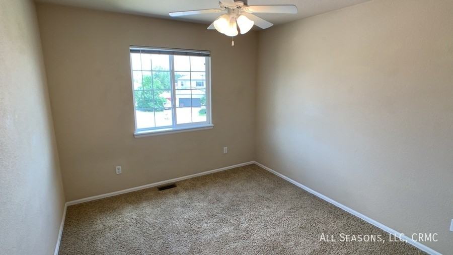 5236 Renault Ct - Photo 7 of 11