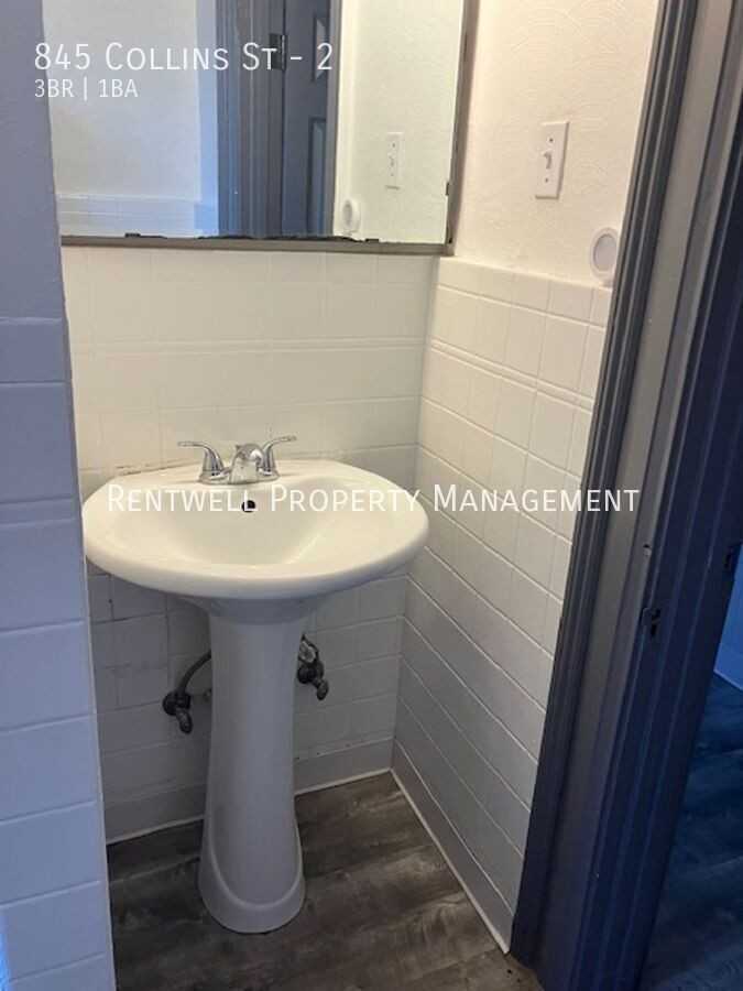 845 Collins Ave #2 - Photo 7 of 10