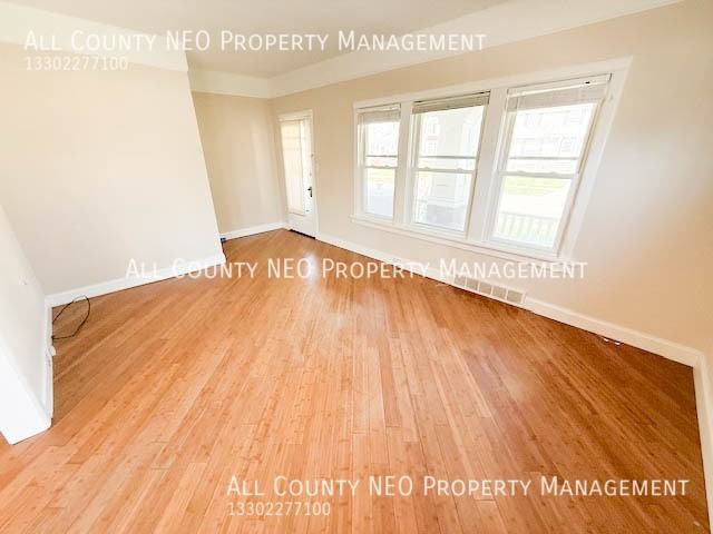 3003 Portman Ave - Photo 3 of 15