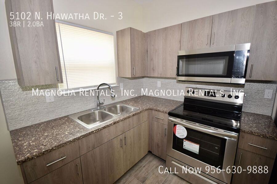 5102 N Hiawatha Dr #3 - Photo 7 of 16