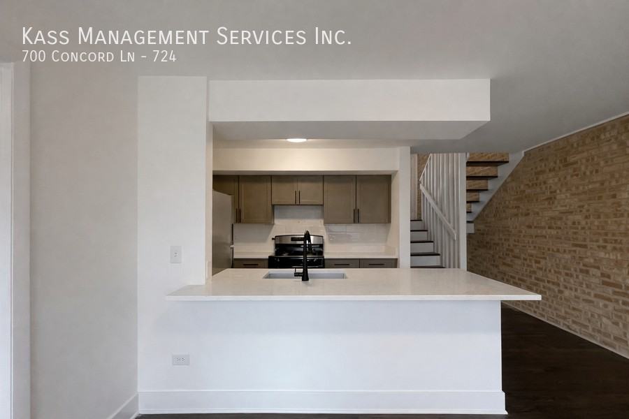 700 Concord Ln #724 - Photo 4 of 17