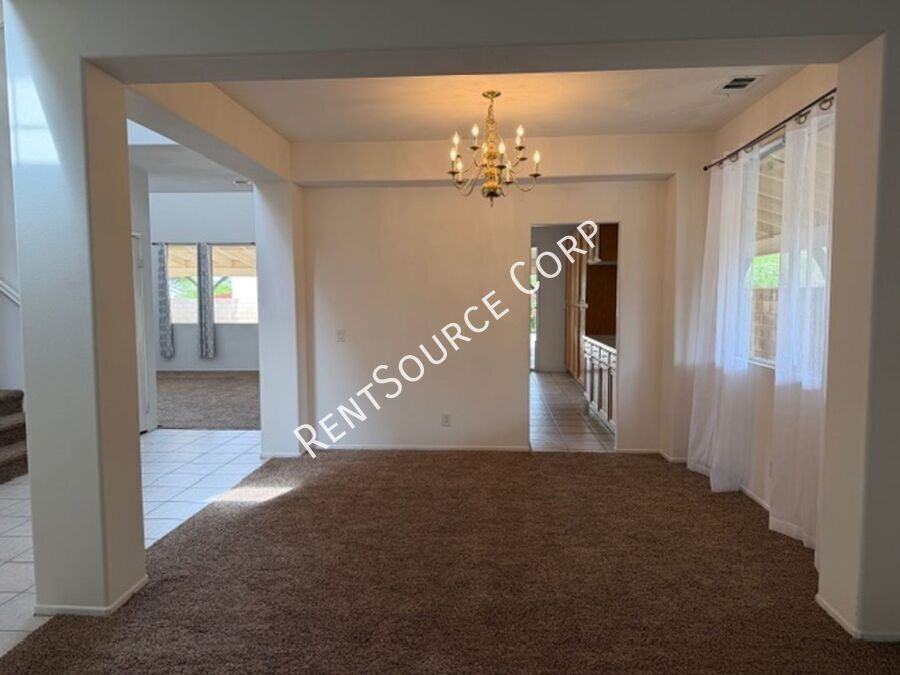 3907 Cobble Ct - Photo 7 of 46