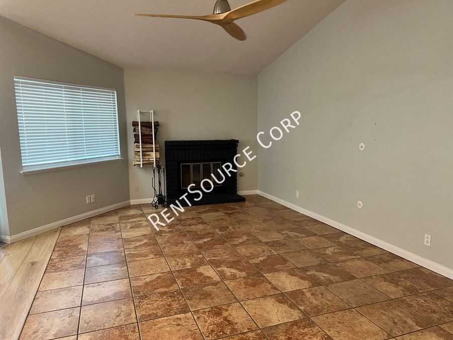 40739 Via Nuevo - Photo 4 of 31