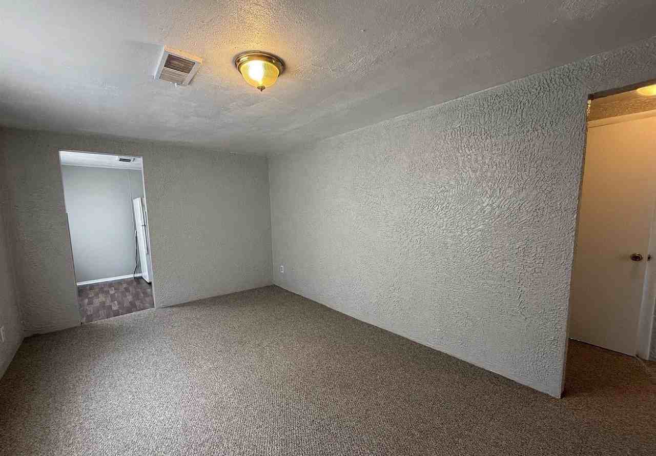 3119 N Western Ave #1 - Photo 2 of 8