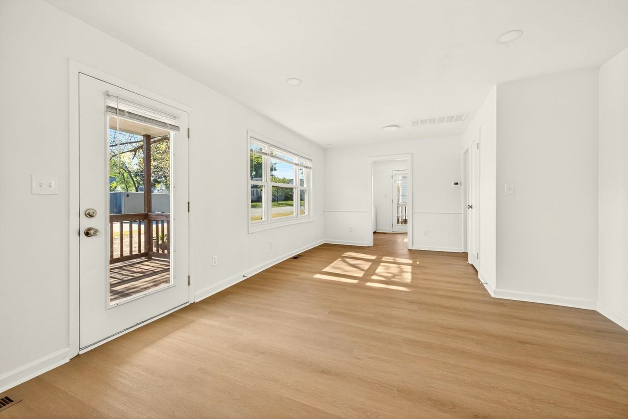 8026 E Glen Rd #1 - Photo 3 of 15