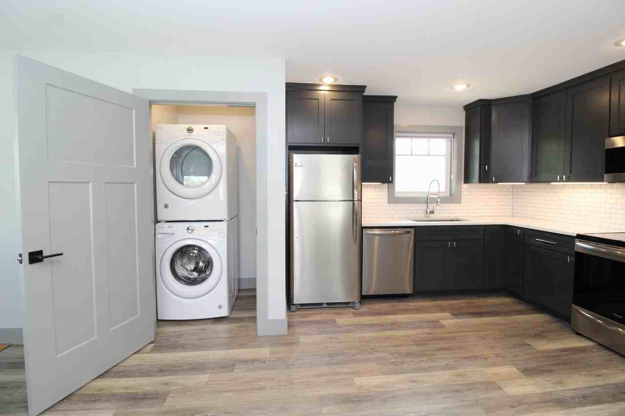 400 Sw E St #1 - Photo 3 of 16