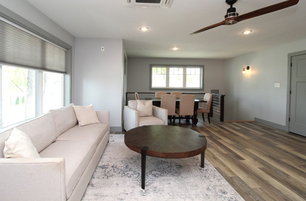 400 Sw E St #1 - Photo 5 of 16