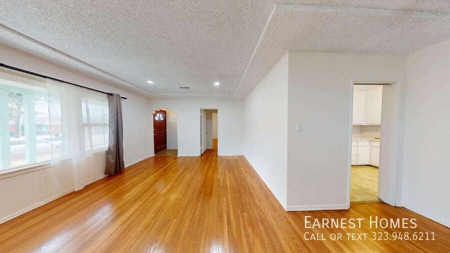 8447 Wheatland Ave - Photo 2 of 24