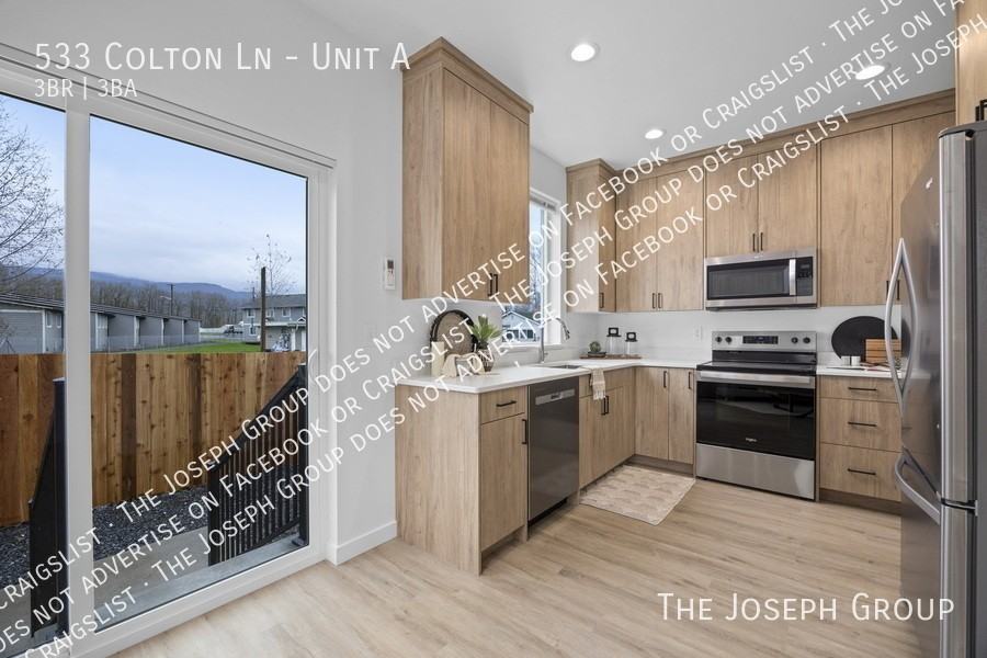 533 Colton Ln #A - Photo 4 of 49