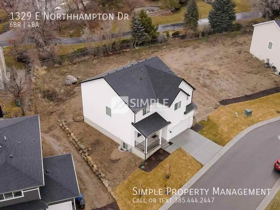 1329 E Northhampton Dr - Photo 2 of 26