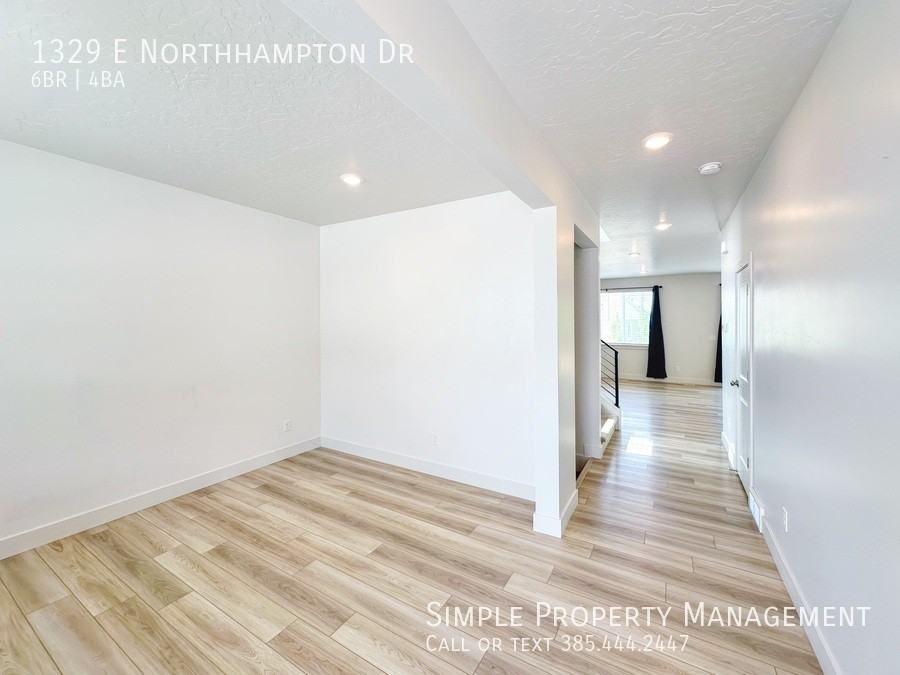 1329 E Northhampton Dr - Photo 3 of 26